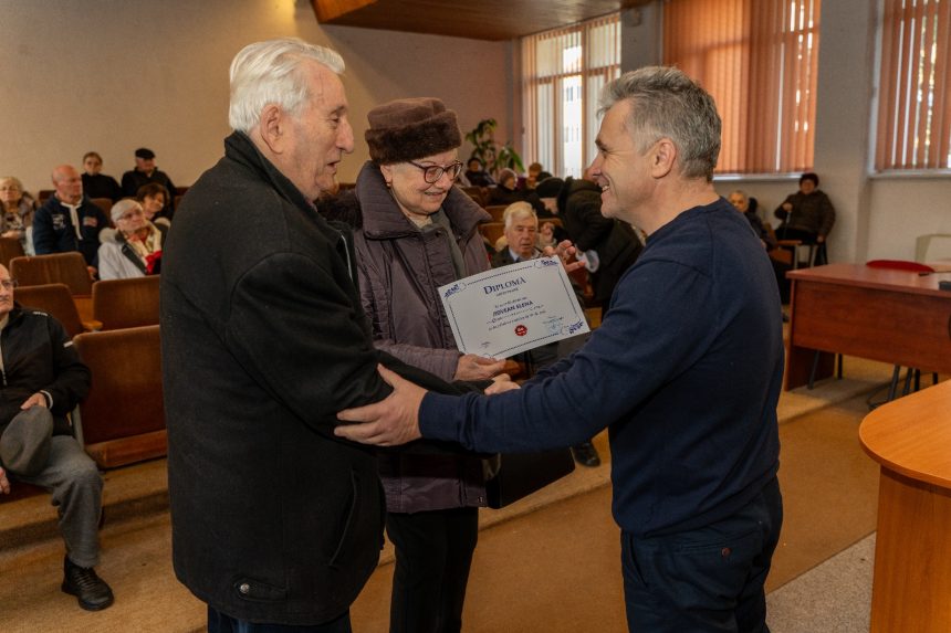 Sala Mare a Primariei Medias emotii pentru seniori