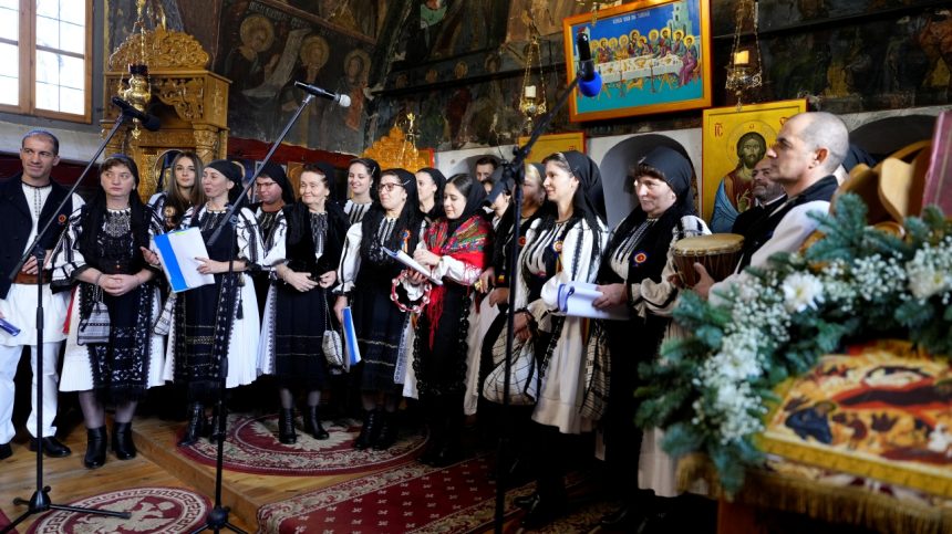 Satul sibian unde colindele au revigorat comunitatea