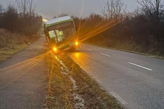 Singura pasagera din autobuzul derapat Mau lasat in camp