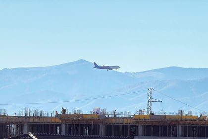 Trafic aerian neobisnuit la Sibiu avion cu manevre speciale