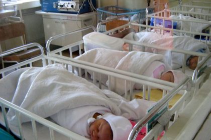 Trei copii nascuti la Maternitatea din Sibiu de Craciun