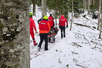 Turist ranit in Muntii Bucegi salvat de salvatori