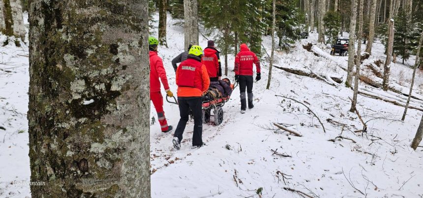 Turist ranit in Muntii Bucegi salvat de salvatori