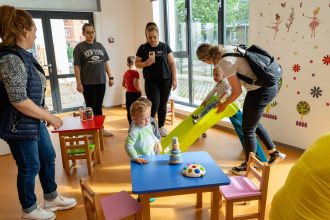 Veste buna pentru educatori sute de posturi deblocate