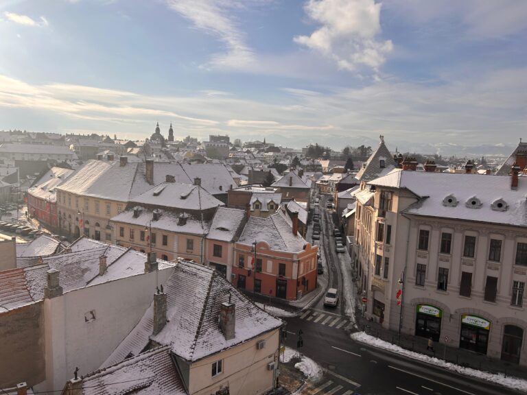 A fost atat de frig incat au crapat pietrele minus 15 grade intr o localitate din nordul judetului Sibiu