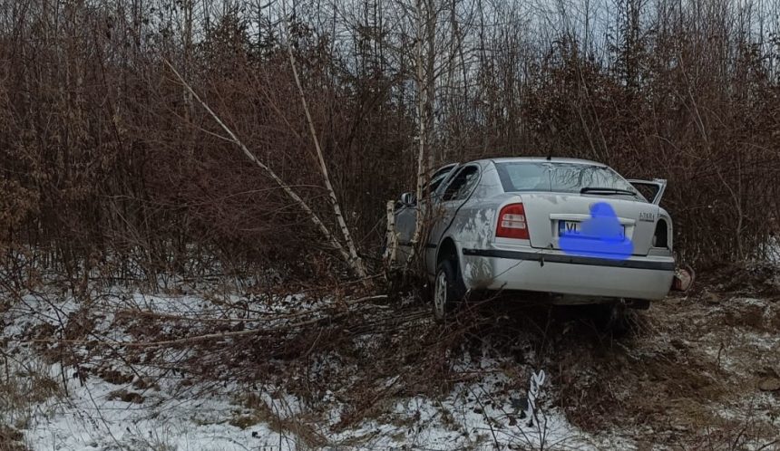 Accident cu 3 raniti langa Cartisoara investigate cauza derapajului