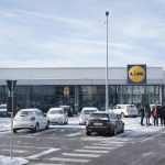 Ahtiai dupa cofeina Doi barbati prinsi furand cafea