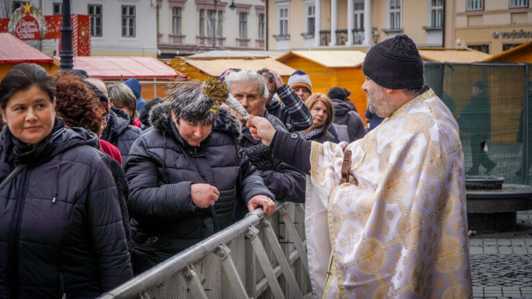 Boboteaza va avea loc langa Catedrala nu in Piata Mare