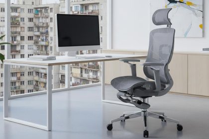 Cum iti protejezi spatele la locul de munca ergonomia in 2026
