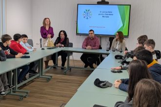 Gestionarea stresului si relaii sanatoase pentru tineri continua in 2026