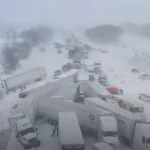 Haos pe o autostrada din SUA peste 100 de vehicule implicate intr un accident in lant video