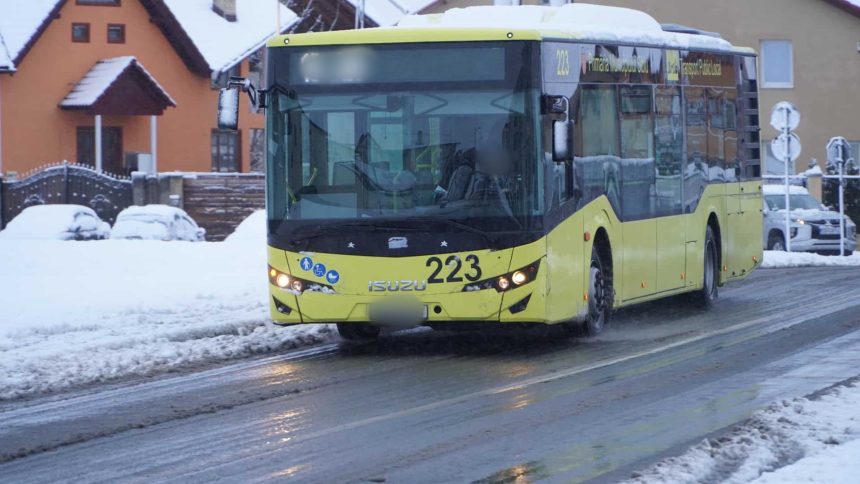 Incident marti intr un autobuz Tursib un pasager a necesitat ajutor medical