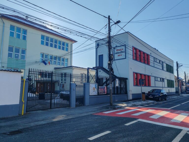 Mai mult spatiu pentru elevi Scoala 8 din Sibiu a fost extinsa cu un nou corp foto