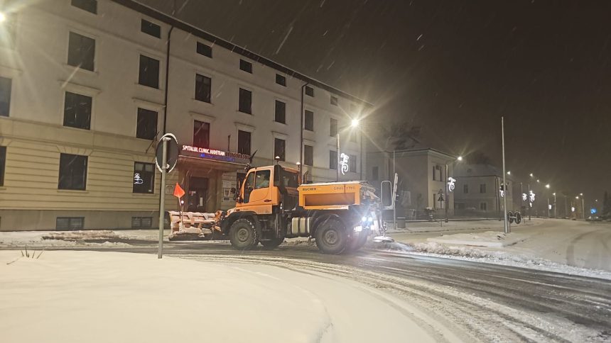Noapte alba pentru deszapezire la Sibiu