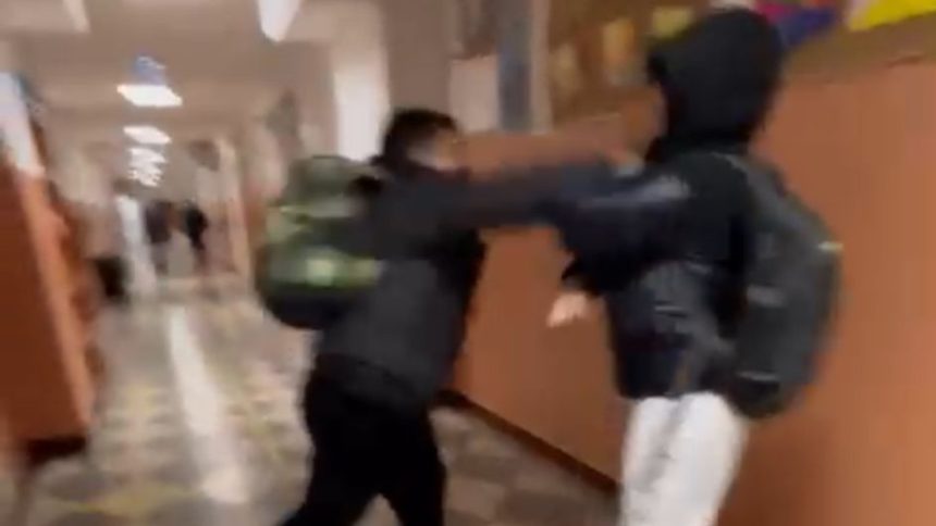 Scandalul de la Scoala 21 din Sibiu continua Mama elevului Copilul meu a fost atacat iar eu am fost exclusa din grupul clasei