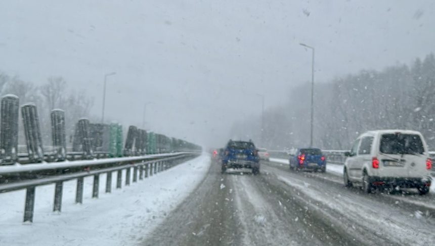 Se circula in conditii de iarna pe A1 si in alte judete