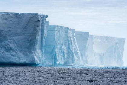 Topire accelerata in Antarctica Ghetarul Apocalipsei aproape cat Romania