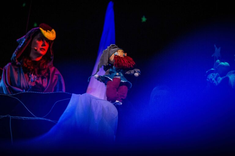 Traditia spectacolelor in limba germana continua la Teatrul Gong v invitam la Castelul Zanei Noptii