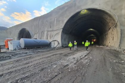 Tunelurile de pe A1 Sibiu Pitesti avanseaza vestri despre ciotul lipsa Deva