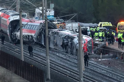 Un roman printre victimele accidentului feroviar din Spania aproape 40 de persoane au decedat