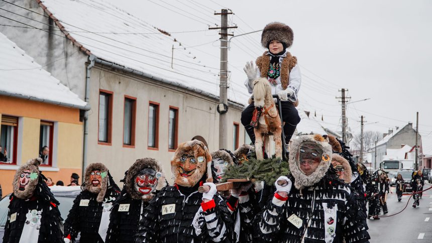 Weekend de ianuarie plin de evenimente la Sibiu Nu ratati Fuga Lolelor meciul de pe Stadionul Municipal si concertul lui Puya