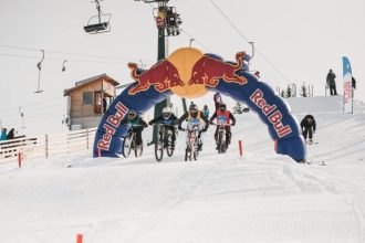 Weekend plin de adrenalina la Paltinis Arena concursuri schi snowboard si mountain bike