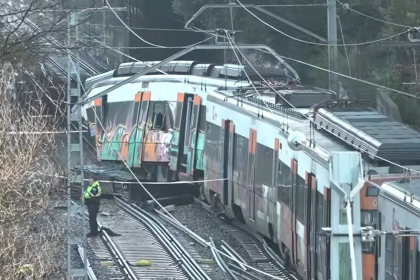 alt accident feroviar grav in spania zeci de raniti video