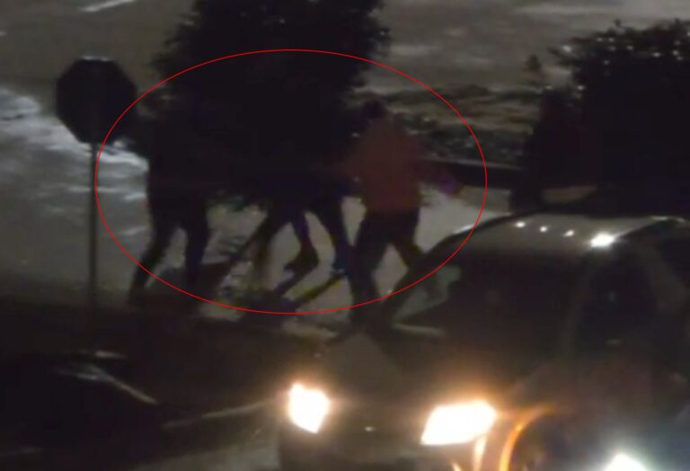incercare de violena in parcarea carrefour un tanar a fost internat in spital video