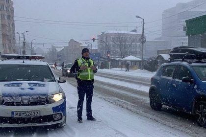 mesaj amuzant de la politia sibiu conduceti cu prudenta ca si cum ati avea un tort fragil pe bancheta