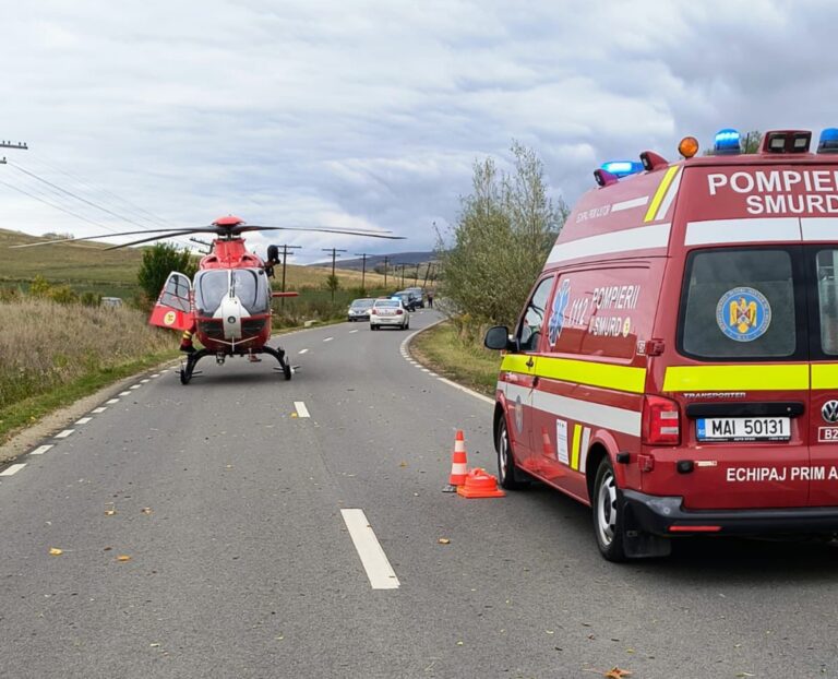 Accident la Ighisu Vechi 3 persoane blocate in masina