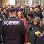 Agitatie organizata la Consiliul Judetean Sibiu toti angajatii evacuati in curtea interioara foto