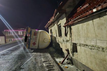 Alert pe DN1 la Scoreiu cistern de gaz rsturnat i evacuarea mai multor persoane din locuine video