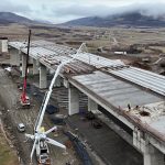 Autostrada A1 Sibiu Pitesti Lucrari vizibile pe tronsonul Boita Cornetu Noi imagini cu viaductul si intrarea pe Valea Oltului la sfarsitul lunii ianuarie Compar progresele lunare VIDEO