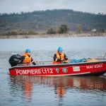 Barbat cazut intr un lac la granita dintre Sibiu si Alba cautat de scafandri