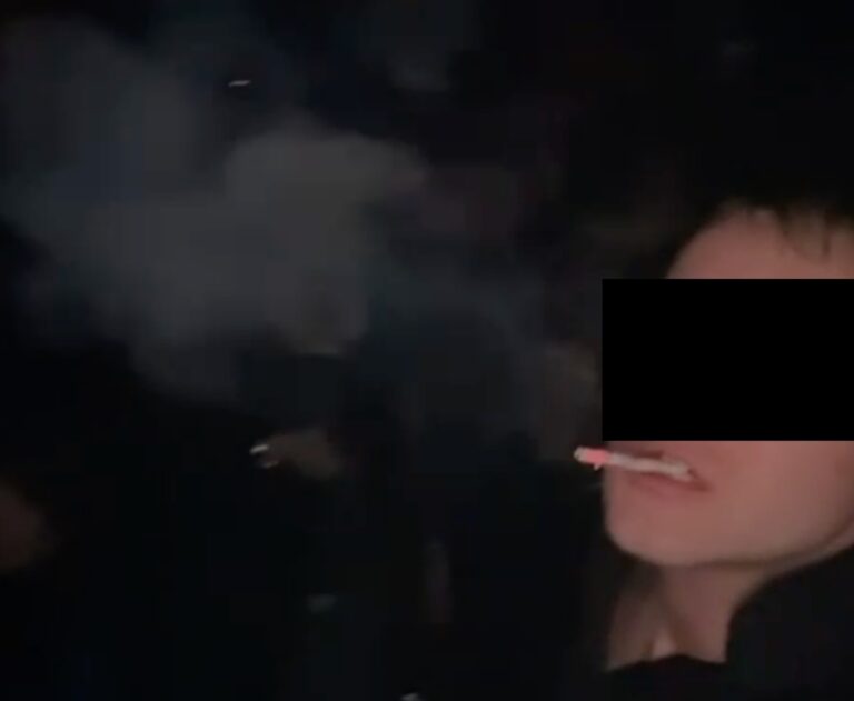 Batulus de la benzinarie din Sibiu a facut scandal intr un club si a aprins tigara si s a urcat pe mese video