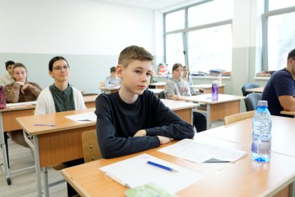 Elevii din Sibiu se pregatesc pentru vacanta de schi cand vor avea liber