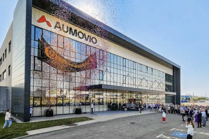 Ingrijorari in randul angajatilor Aumovio din Sibiu din cauza concedierilor compania ofera lamuriri esentiale