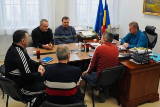 Intalnire de nivel zero intre primarul din Cisnadie si reprezentantii Academiei de Fotbal si Tenis Orlatan Vor aduce o propunere