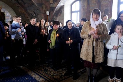 Mitropolitul Ardealului la Sibiel Duminica Indurarii a reunit un numar mare de credinciosi foto