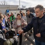 Primarul Mediasului a predat cheile pentru inca 49 de locuinte sociale foto si video