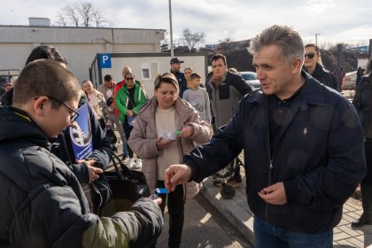 Primarul Mediasului a predat cheile pentru inca 49 de locuinte sociale foto si video