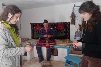 Primavera debuteaza la Muzeul ASTRA atelier de martisoare inspirate de ucrainenii din Letea