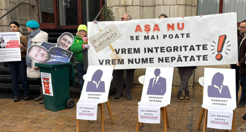 Protest la Ministerul Justitiei se solicita ca conducatorii de parchete sa fie nepatati si sa existe o transparenza totala