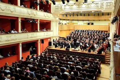 Sala Thalia interzisa pentru concerte cu mari orchestre scena este prea mica video