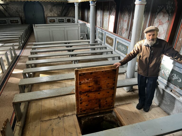 Satul Gainii din Sibiu locul unde averea este pastrata in podul bisericii o traditie unica in Romania