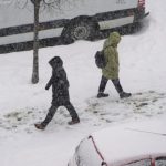 Se raceste vremea meteorologii preved ninsori si vant intens