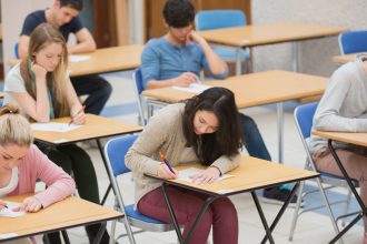 Simularile pentru Bacalaureat si Evaluarea Nationala 2026 Ministerul Educaiei a publicat programele