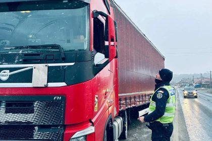 Soferii de autobuze si camioane opriti in Sibiu poliia a aplicat aproape 600 de sanctiuni foto