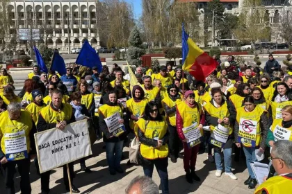 Sondaj pentru boicotarea simularilor sindicatele solicita profesorilor sa se pronunte asupra opririi examenelor