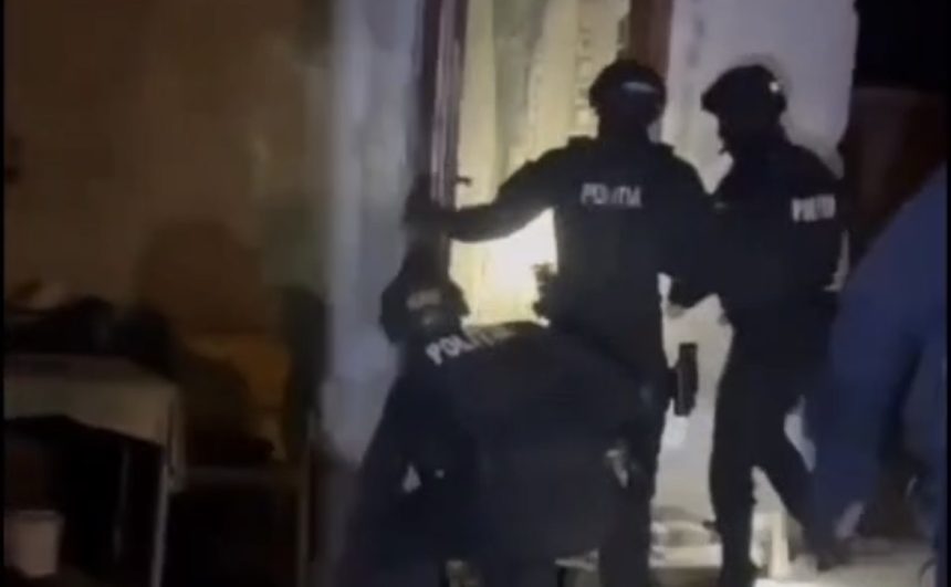 Talharie in Selimbr un tanar atacat de trei persoane in fata McDonalds video